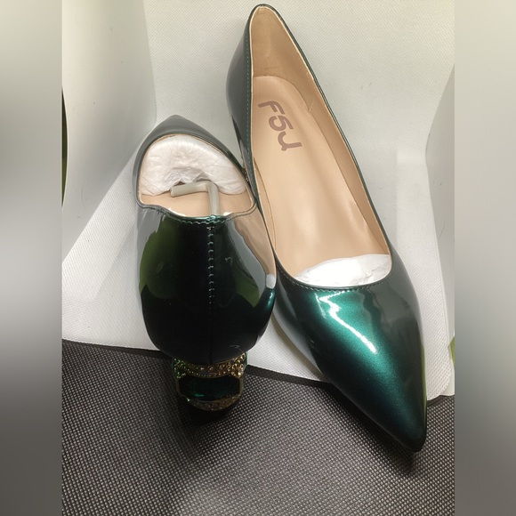 NEW FSJ Women Bridal Pointed Toe Chunky Block Low Heel Crystal Pumps Slip on. - Picture 2 of 15